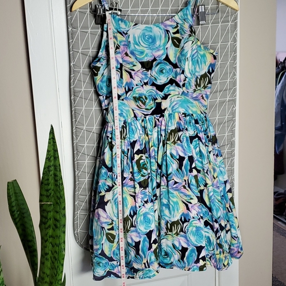 Cute Dress - Picture 6 of 7